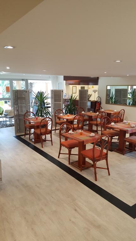 Hotel Le Galoubet Villeneuve-Loubet Exterior photo