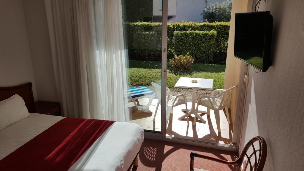 Hotel Le Galoubet Villeneuve-Loubet Exterior photo