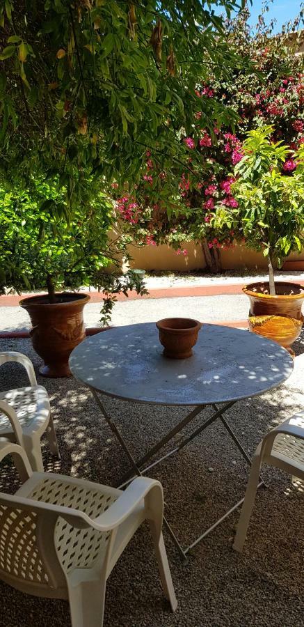 Hotel Le Galoubet Villeneuve-Loubet Exterior photo