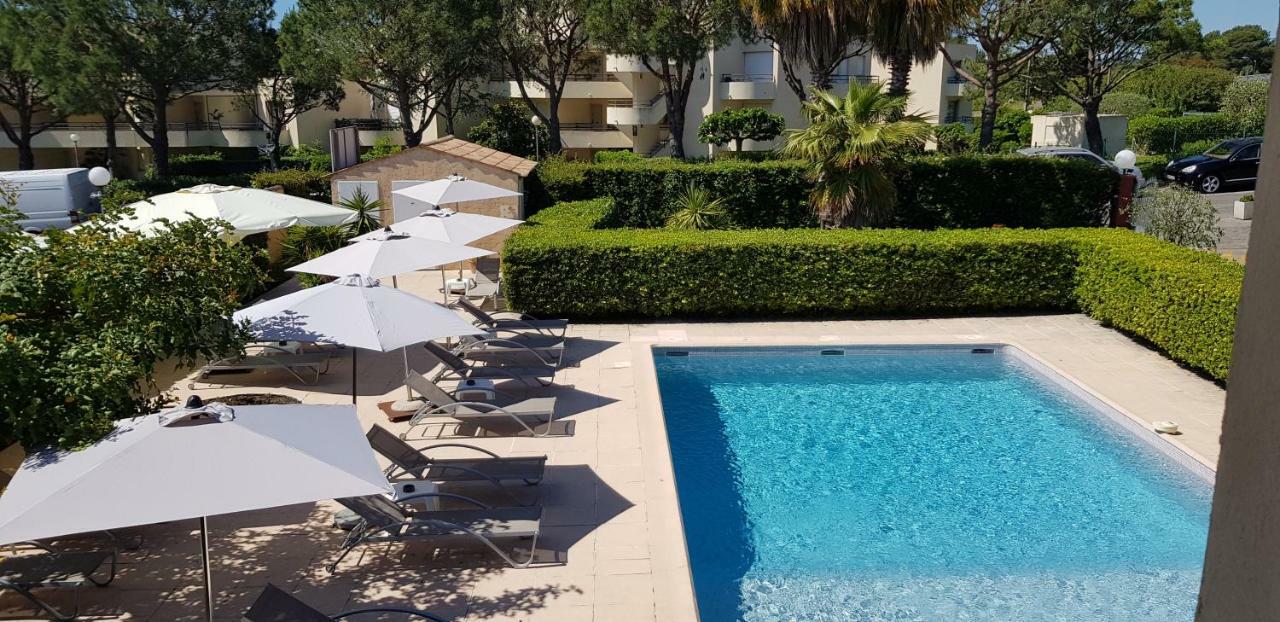 Hotel Le Galoubet Villeneuve-Loubet Exterior photo