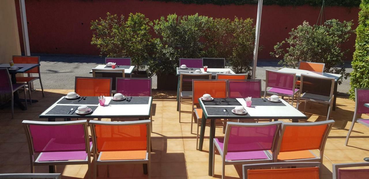Hotel Le Galoubet Villeneuve-Loubet Exterior photo