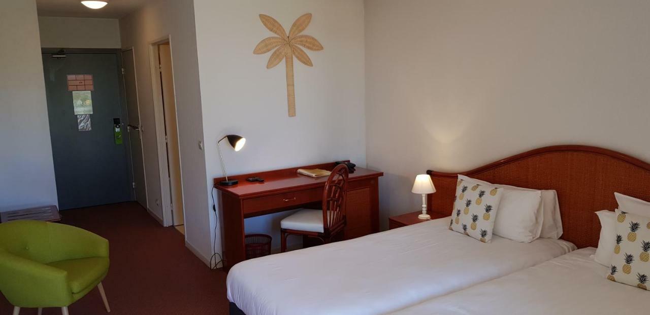 Hotel Le Galoubet Villeneuve-Loubet Exterior photo